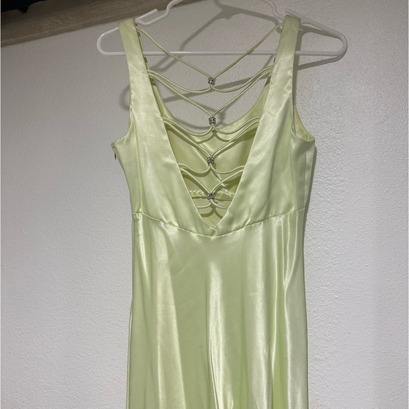 Brand is ZAM ZAM. It is 20 yearly old (vintage) was my Mother’s. - Picture 1 of 2